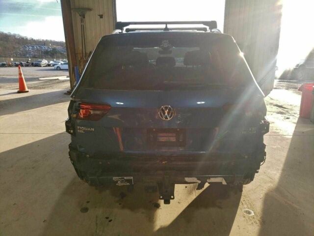 Синій Фольксваген Тігуан, об'ємом двигуна 2 л та пробігом 126 тис. км за 2900 $, фото 5 на Automoto.ua