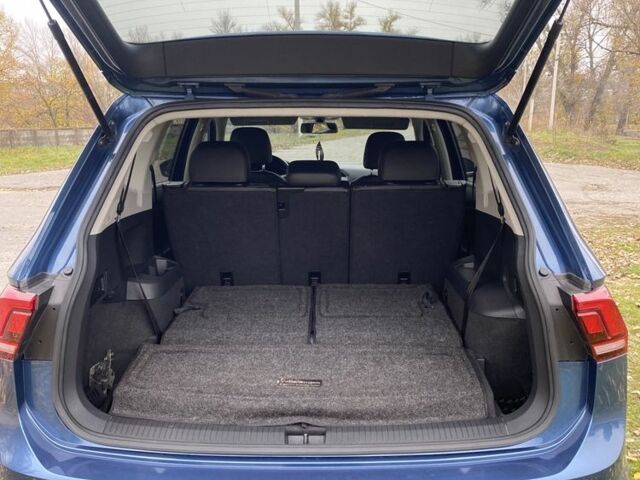 Синий Фольксваген Тигуан, объемом двигателя 2 л и пробегом 160 тыс. км за 15900 $, фото 17 на Automoto.ua