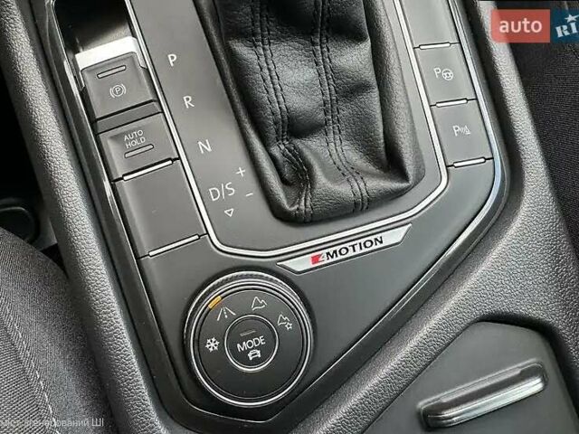 Синий Фольксваген Тигуан, объемом двигателя 2 л и пробегом 81 тыс. км за 27800 $, фото 30 на Automoto.ua