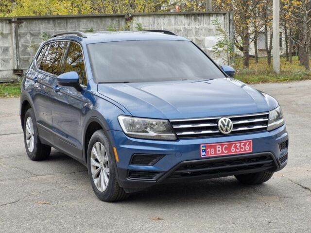 Синий Фольксваген Тигуан, объемом двигателя 0 л и пробегом 250 тыс. км за 14500 $, фото 2 на Automoto.ua