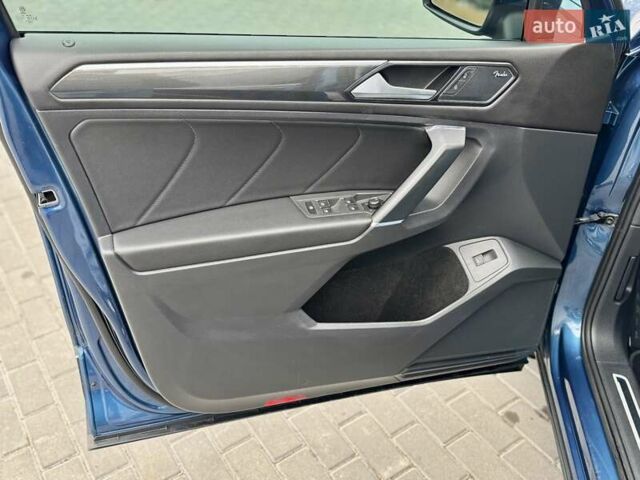 Синій Фольксваген Тігуан, об'ємом двигуна 2 л та пробігом 108 тис. км за 21700 $, фото 17 на Automoto.ua