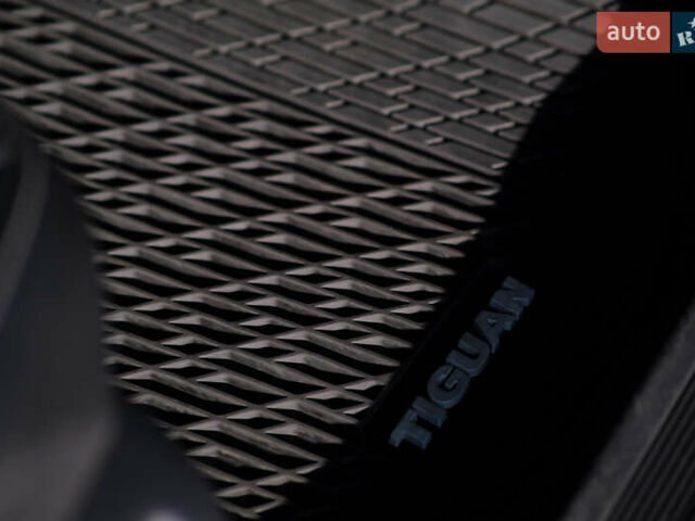 Синий Фольксваген Тигуан, объемом двигателя 1.98 л и пробегом 126 тыс. км за 18500 $, фото 15 на Automoto.ua