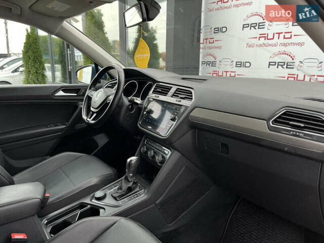 Синій Фольксваген Тігуан, об'ємом двигуна 2 л та пробігом 120 тис. км за 18500 $, фото 24 на Automoto.ua