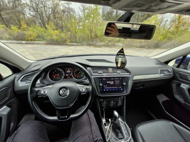 Синий Фольксваген Тигуан, объемом двигателя 0 л и пробегом 250 тыс. км за 14500 $, фото 4 на Automoto.ua