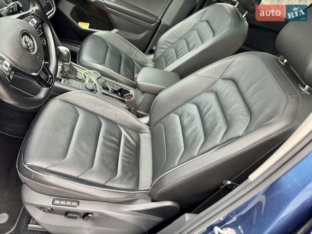 Синій Фольксваген Тігуан, об'ємом двигуна 2 л та пробігом 108 тис. км за 21700 $, фото 23 на Automoto.ua
