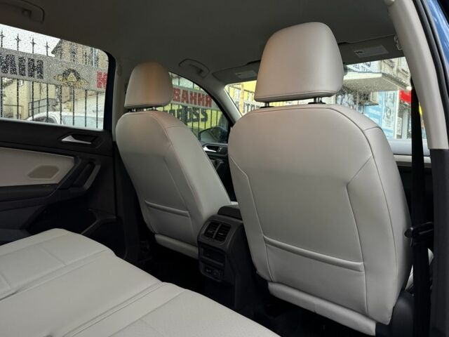 Синій Фольксваген Тігуан, об'ємом двигуна 2 л та пробігом 103 тис. км за 18999 $, фото 23 на Automoto.ua