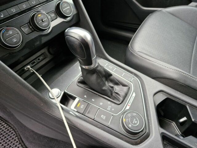 Синий Фольксваген Тигуан, объемом двигателя 0 л и пробегом 250 тыс. км за 14500 $, фото 6 на Automoto.ua