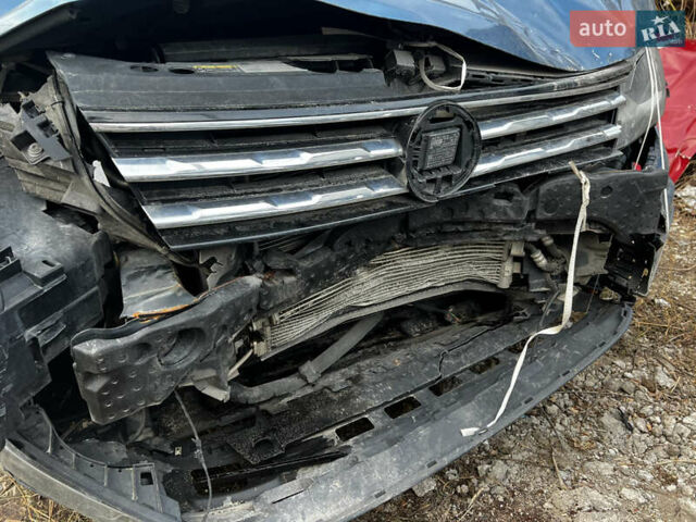 Синий Фольксваген Тигуан, объемом двигателя 2 л и пробегом 109 тыс. км за 11100 $, фото 2 на Automoto.ua