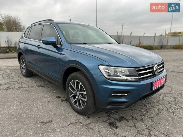 Синий Фольксваген Тигуан, объемом двигателя 2 л и пробегом 213 тыс. км за 17800 $, фото 3 на Automoto.ua