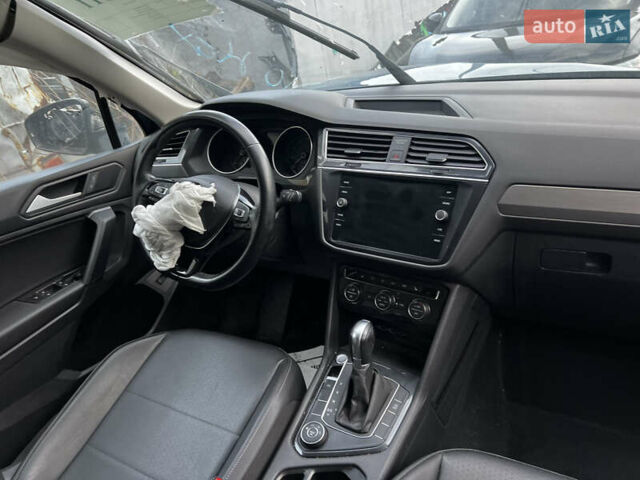 Синий Фольксваген Тигуан, объемом двигателя 2 л и пробегом 109 тыс. км за 11100 $, фото 13 на Automoto.ua