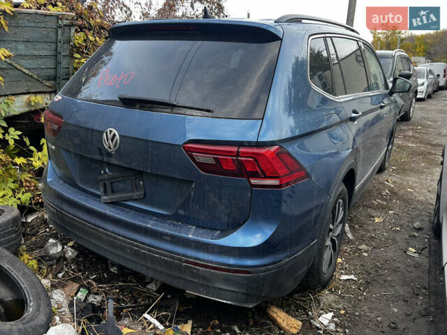 Синий Фольксваген Тигуан, объемом двигателя 2 л и пробегом 109 тыс. км за 11100 $, фото 5 на Automoto.ua
