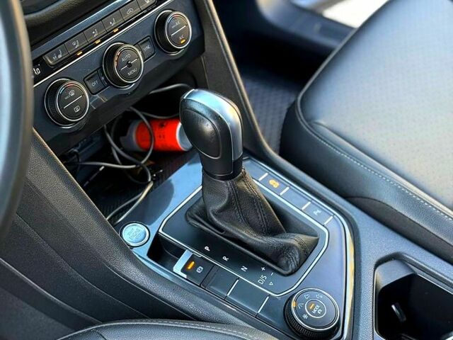 Синий Фольксваген Тигуан, объемом двигателя 2 л и пробегом 53 тыс. км за 18000 $, фото 7 на Automoto.ua