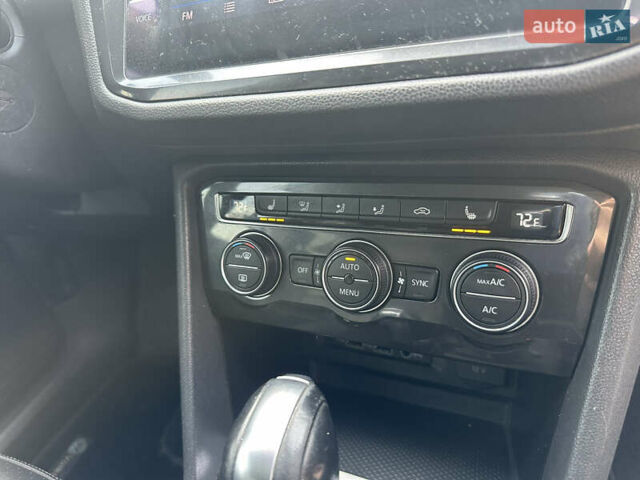 Синій Фольксваген Тігуан, об'ємом двигуна 2 л та пробігом 192 тис. км за 16999 $, фото 43 на Automoto.ua