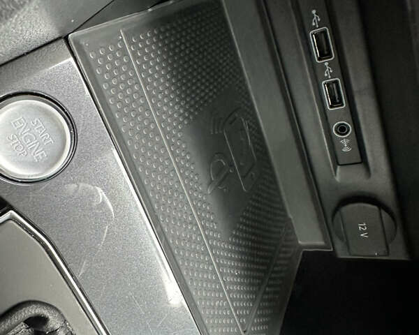 Синій Фольксваген Тігуан, об'ємом двигуна 2 л та пробігом 35 тис. км за 25500 $, фото 24 на Automoto.ua