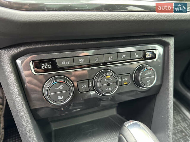 Синій Фольксваген Тігуан, об'ємом двигуна 2 л та пробігом 35 тис. км за 25500 $, фото 30 на Automoto.ua