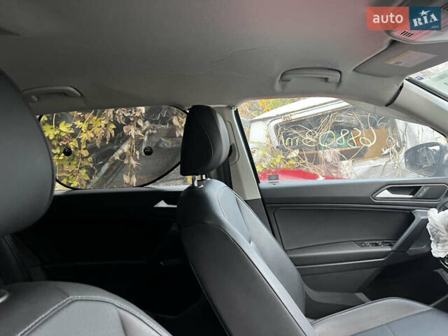 Синий Фольксваген Тигуан, объемом двигателя 2 л и пробегом 109 тыс. км за 11100 $, фото 14 на Automoto.ua