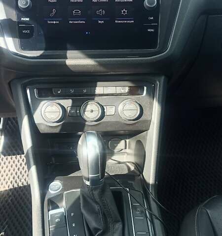 Синий Фольксваген Тигуан, объемом двигателя 2 л и пробегом 43 тыс. км за 19500 $, фото 13 на Automoto.ua