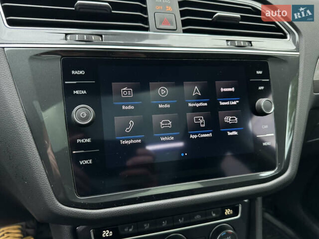 Синій Фольксваген Тігуан, об'ємом двигуна 2 л та пробігом 35 тис. км за 25500 $, фото 27 на Automoto.ua