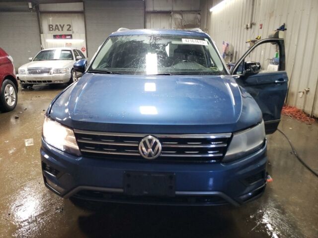 Синий Фольксваген Тигуан, объемом двигателя 2 л и пробегом 137 тыс. км за 14300 $, фото 1 на Automoto.ua