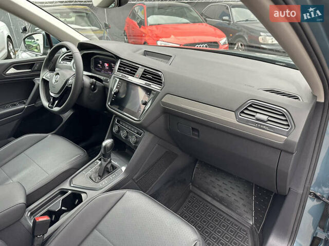 Синій Фольксваген Тігуан, об'ємом двигуна 2 л та пробігом 35 тис. км за 25500 $, фото 38 на Automoto.ua