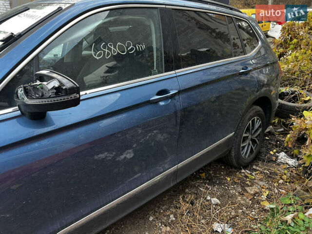 Синий Фольксваген Тигуан, объемом двигателя 2 л и пробегом 109 тыс. км за 11100 $, фото 6 на Automoto.ua