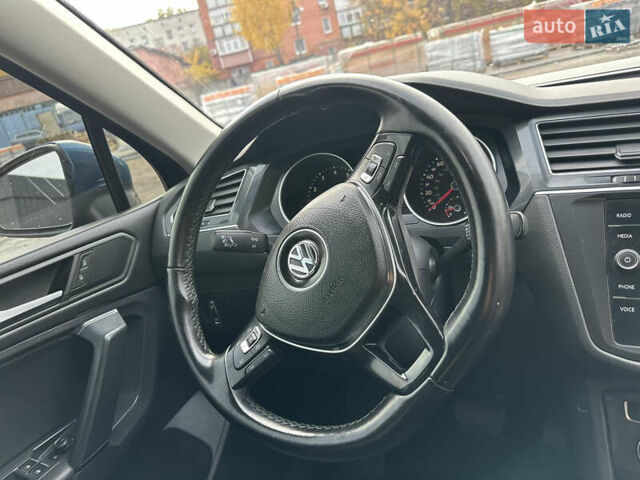 Синій Фольксваген Тігуан, об'ємом двигуна 2 л та пробігом 192 тис. км за 16999 $, фото 39 на Automoto.ua