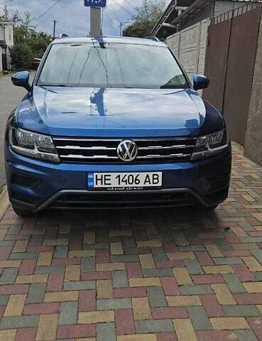 Синий Фольксваген Тигуан, объемом двигателя 2 л и пробегом 153 тыс. км за 19350 $, фото 1 на Automoto.ua