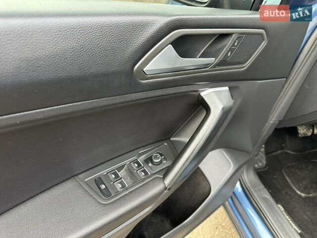 Синій Фольксваген Тігуан, об'ємом двигуна 2 л та пробігом 192 тис. км за 16999 $, фото 28 на Automoto.ua