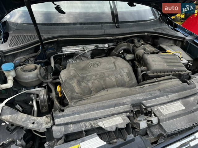 Синий Фольксваген Тигуан, объемом двигателя 2 л и пробегом 109 тыс. км за 11100 $, фото 3 на Automoto.ua