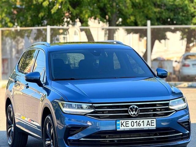 Синий Фольксваген Тигуан, объемом двигателя 2 л и пробегом 53 тыс. км за 18000 $, фото 2 на Automoto.ua