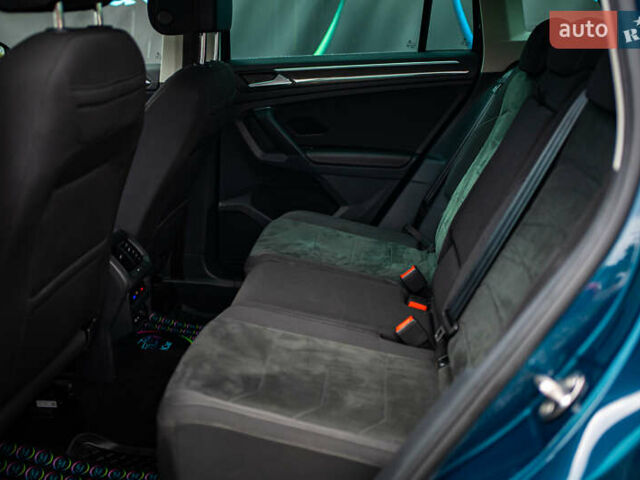 Синий Фольксваген Тигуан, объемом двигателя 1.97 л и пробегом 170 тыс. км за 32888 $, фото 38 на Automoto.ua