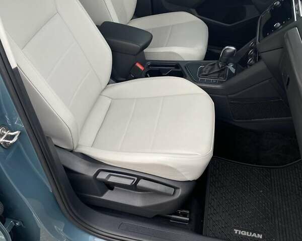 Синій Фольксваген Тігуан, об'ємом двигуна 2 л та пробігом 109 тис. км за 22000 $, фото 39 на Automoto.ua