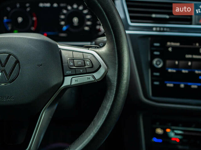 Синий Фольксваген Тигуан, объемом двигателя 1.97 л и пробегом 170 тыс. км за 32888 $, фото 68 на Automoto.ua