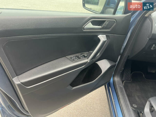 Синій Фольксваген Тігуан, об'ємом двигуна 1.98 л та пробігом 215 тис. км за 16000 $, фото 18 на Automoto.ua