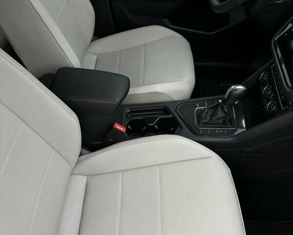 Синій Фольксваген Тігуан, об'ємом двигуна 2 л та пробігом 109 тис. км за 22000 $, фото 49 на Automoto.ua