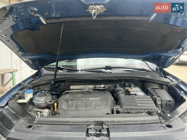 Синій Фольксваген Тігуан, об'ємом двигуна 1.98 л та пробігом 215 тис. км за 16000 $, фото 21 на Automoto.ua