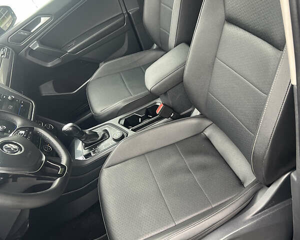 Синій Фольксваген Тігуан, об'ємом двигуна 1.98 л та пробігом 215 тис. км за 16000 $, фото 19 на Automoto.ua