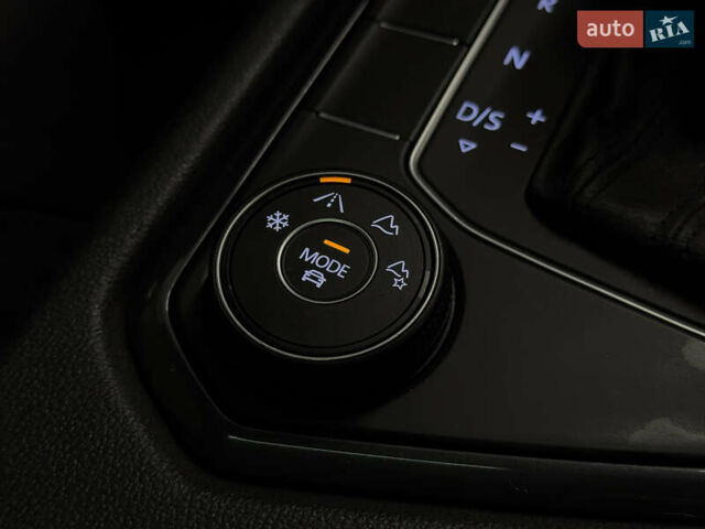 Синій Фольксваген Тігуан, об'ємом двигуна 1.98 л та пробігом 92 тис. км за 23499 $, фото 18 на Automoto.ua