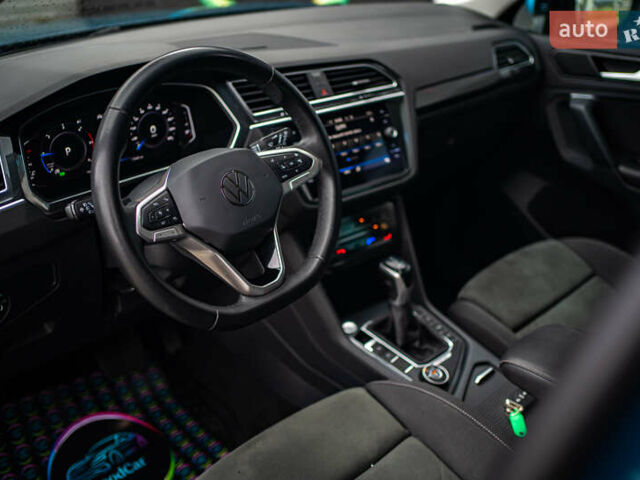 Синий Фольксваген Тигуан, объемом двигателя 1.97 л и пробегом 170 тыс. км за 32888 $, фото 37 на Automoto.ua