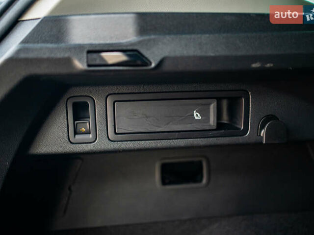 Синий Фольксваген Тигуан, объемом двигателя 1.97 л и пробегом 170 тыс. км за 32888 $, фото 59 на Automoto.ua