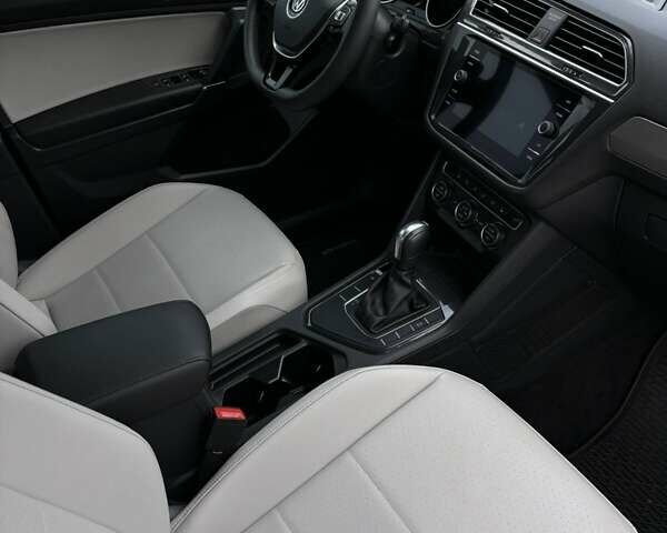 Синій Фольксваген Тігуан, об'ємом двигуна 2 л та пробігом 109 тис. км за 22000 $, фото 42 на Automoto.ua