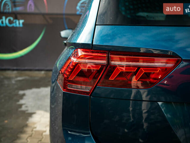 Синий Фольксваген Тигуан, объемом двигателя 1.97 л и пробегом 170 тыс. км за 32888 $, фото 32 на Automoto.ua