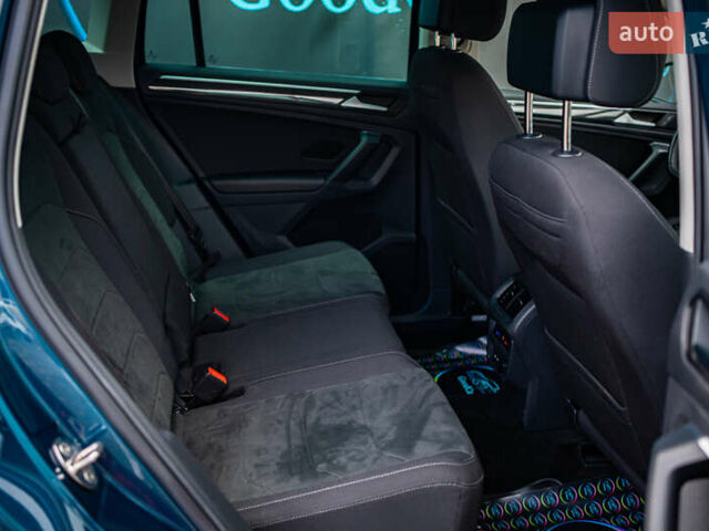 Синий Фольксваген Тигуан, объемом двигателя 1.97 л и пробегом 170 тыс. км за 32888 $, фото 47 на Automoto.ua