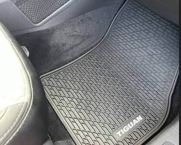 Синий Фольксваген Тигуан, объемом двигателя 2 л и пробегом 117 тыс. км за 18000 $, фото 22 на Automoto.ua