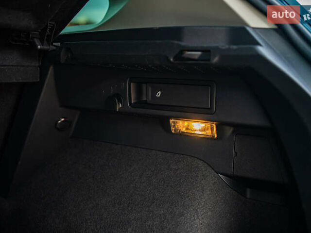 Синий Фольксваген Тигуан, объемом двигателя 1.97 л и пробегом 170 тыс. км за 32888 $, фото 60 на Automoto.ua