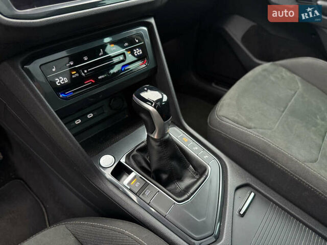 Синий Фольксваген Тигуан, объемом двигателя 2 л и пробегом 157 тыс. км за 30899 $, фото 29 на Automoto.ua