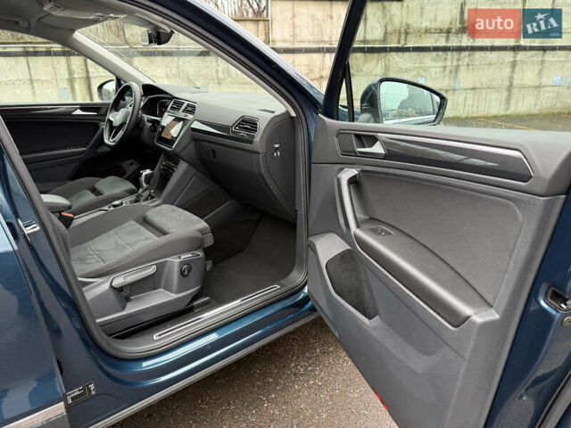 Синій Фольксваген Тігуан, об'ємом двигуна 2 л та пробігом 189 тис. км за 31999 $, фото 36 на Automoto.ua