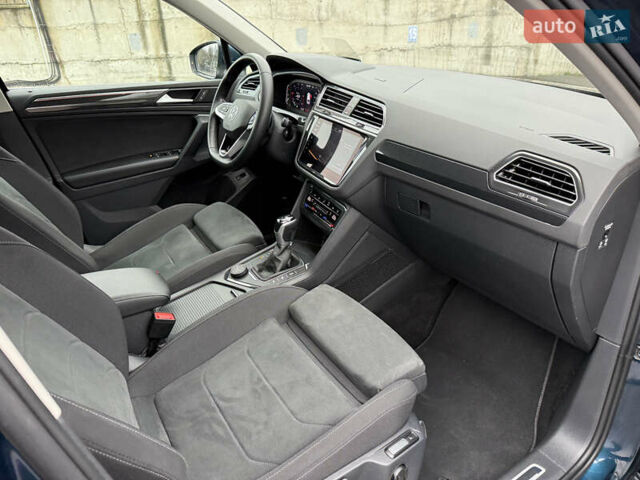 Синій Фольксваген Тігуан, об'ємом двигуна 2 л та пробігом 189 тис. км за 31999 $, фото 46 на Automoto.ua