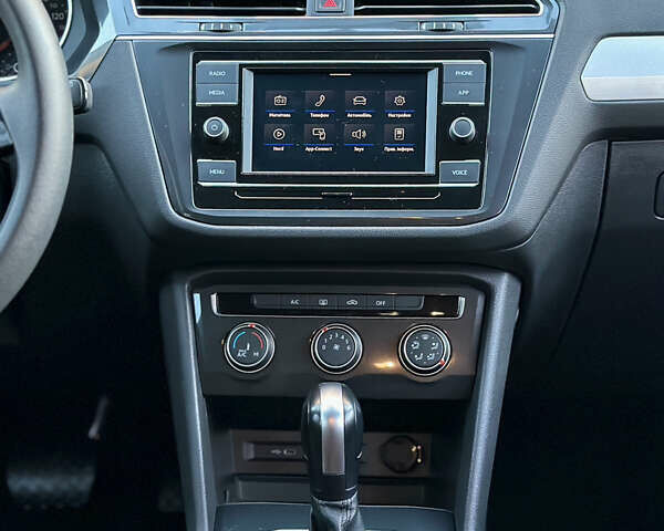 Синий Фольксваген Тигуан, объемом двигателя 0 л и пробегом 152 тыс. км за 16900 $, фото 37 на Automoto.ua