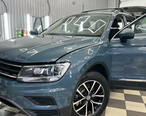 Синий Фольксваген Тигуан, объемом двигателя 0 л и пробегом 74 тыс. км за 22900 $, фото 19 на Automoto.ua